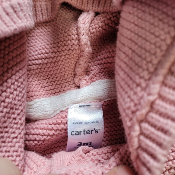 Bundle/Lot of Tops, Bodysuits, Sweater, and Zip Up Jacket Size Girl's 3 Months - Picture 8 of 8